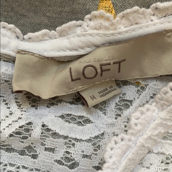 White top - Picture 2 of 2